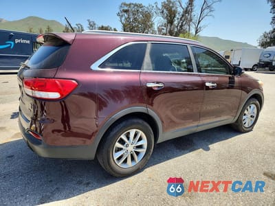 Trzecie zdjęcie samochodu z tyłu: 2016 KIA SORENTO LX VIN:5XYPG4A36GG125583 - miniatura