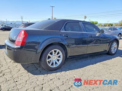 Trzecie zdjęcie samochodu z tyłu: 2006 CHRYSLER 300C VIN:2C3LA63H46H226632 - miniatura