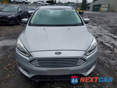Piąte zdjęcie samochodu w środku: 2018 FORD FOCUS TITANIUM VIN:1FADP3N27JL271877 - miniatura
