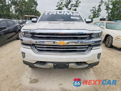 Piąte zdjęcie samochodu w środku: 2018 CHEVROLET SILVERADO K1500 HIGH COUNTRY VIN:3GCUKTEJ5JG237773 - miniatura