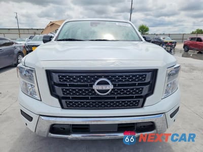 Piąte zdjęcie samochodu w środku: 2023 NISSAN TITAN SV VIN:1N6AA1EF1PN107797 - miniatura
