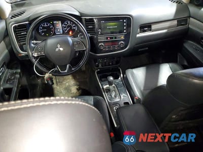 Zdjęcie 8 z 13 samochodu: 2019 MITSUBISHI OUTLANDER SE VIN:JA4AZ3A3XKZ018552 - miniatura