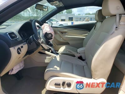 Zdjęcie 7 z 12 samochodu: 2015 VOLKSWAGEN EOS KOMFORT VIN:WVWBW8AHXFV005633 - miniatura