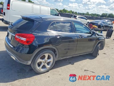 Trzecie zdjęcie samochodu z tyłu: 2018 MERCEDES-BENZ GLA 250 4MATIC VIN:WDCTG4GB0JJ439146 - miniatura