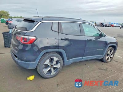 Trzecie zdjęcie samochodu z tyłu: 2018 JEEP COMPASS LATITUDE VIN:3C4NJCBBXJT182698 - miniatura