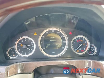 Zdjęcie 9 z 12 samochodu: 2010 MERCEDES-BENZ E 350 VIN:WDDHF5GB9AA048636 - miniatura