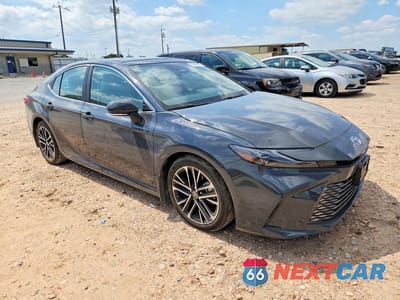 Czwarte zdjęcie samochodu z boku: 2025 TOYOTA CAMRY XLE VIN:4T1DAACK3SU147521 - miniatura