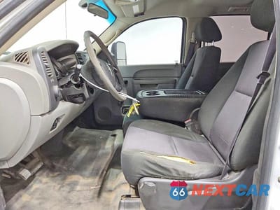 Zdjęcie 7 z 12 samochodu: 2014 CHEVROLET SILVERADO C2500 HEAVY DUTY VIN:1GC1CVCG0EF120452 - miniatura
