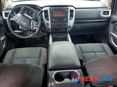 Zdjęcie 8 z 12 samochodu: 2017 NISSAN TITAN XD SV VIN:1N6BA1F47HN521802 - miniatura