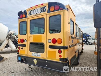 Czwarte zdjęcie samochodu z boku: 2009 IC CORPORATION CE SERIES SCHOOL - SCHOOL BUS VIN:4DRBUAAN09B079566 - miniatura