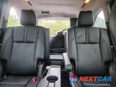 Zdjęcie 10 z 13 samochodu: 2018 TOYOTA HIGHLANDER SE VIN:5TDKZRFH7JS532618 - miniatura