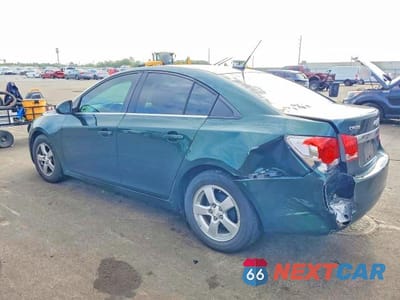Drugie zdjęcie samochodu z przodu: 2014 CHEVROLET CRUZE LT VIN:1G1PC5SB0E7435755 - miniatura