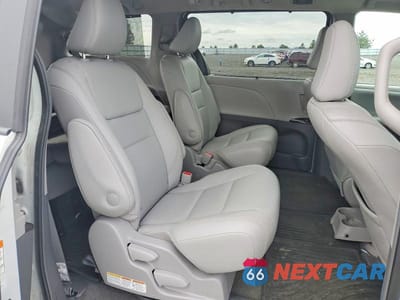 Zdjęcie 11 z 13 samochodu: 2019 TOYOTA SIENNA XLE 7-PASSENGER VIN:5TDDZ3DC9KS216040 - miniatura