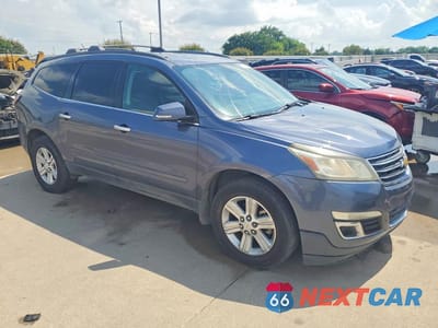 Czwarte zdjęcie samochodu z boku: 2014 CHEVROLET TRAVERSE LT VIN:1GNKVGKD6EJ243694 - miniatura