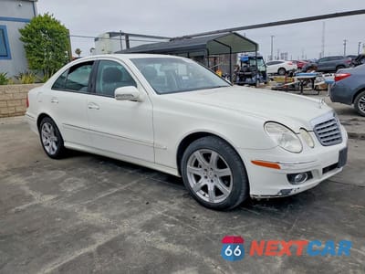 Czwarte zdjęcie samochodu z boku: 2007 MERCEDES-BENZ E 350 VIN:WDBUF56X97B079019 - miniatura