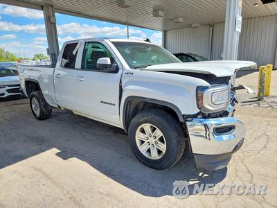 Czwarte zdjęcie samochodu z boku: 2016 GMC SIERRA K1500 SLE VIN:1GTV2MEH4GZ366183 - miniatura