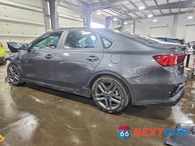 Drugie zdjęcie samochodu z przodu: 2021 KIA FORTE GT LINE VIN:3KPF34AD5ME410848 - miniatura