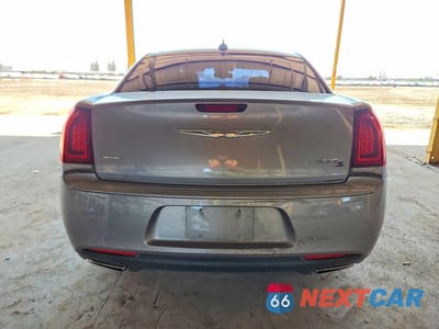 Zdjęcie 6 z 13 samochodu: 2018 CHRYSLER 300 S VIN:2C3CCAGG5JH226520 - miniatura