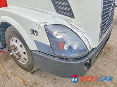 Zdjęcie 10 z 10 samochodu: 2011 VOLVO VN VNL VIN:4V4NC9EJ6BN297238 - miniatura