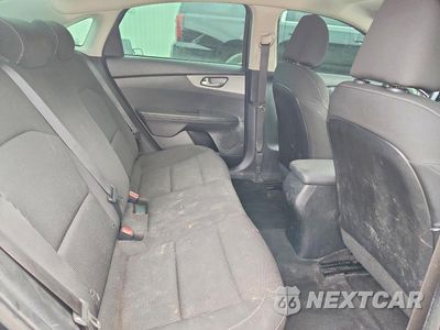Zdjęcie 10 z 13 samochodu: 2019 KIA FORTE FE VIN:3KPF24ADXKE008288 - miniatura