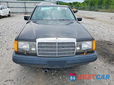Piąte zdjęcie samochodu w środku: 1987 MERCEDES-BENZ 300 E VIN:WDBEA30DXHA402295 - miniatura