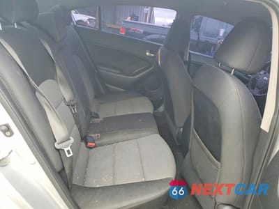 Zdjęcie 10 z 12 samochodu: 2014 KIA FORTE LX VIN:KNAFX4A60E5105242 - miniatura