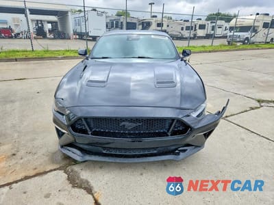 Piąte zdjęcie samochodu w środku: 2021 FORD MUSTANG GT VIN:1FA6P8CF6M5116032 - miniatura