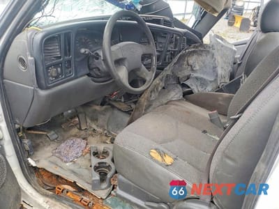Zdjęcie 8 z 12 samochodu: 2003 CHEVROLET SILVERADO K1500 VIN:1GCHK24133E270858 - miniatura