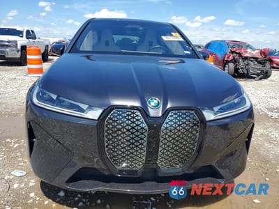 Piąte zdjęcie samochodu w środku: 2025 BMW IX XDRIVE50 VIN:WB523CF05SCT45837 - miniatura