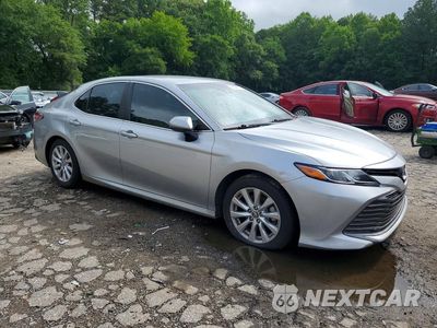 Czwarte zdjęcie samochodu z boku: 2018 TOYOTA CAMRY LE VIN:4T1B11HK8JU016809 - miniatura