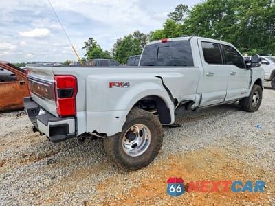 Trzecie zdjęcie samochodu z tyłu: 2026 FORD F350 SUPER DUTY VIN:1FT8W3DM9TED38388 - miniatura