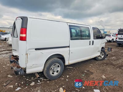 Trzecie zdjęcie samochodu z tyłu: 2005 CHEVROLET EXPRESS G3500 VIN:1GCHG35V951151201 - miniatura