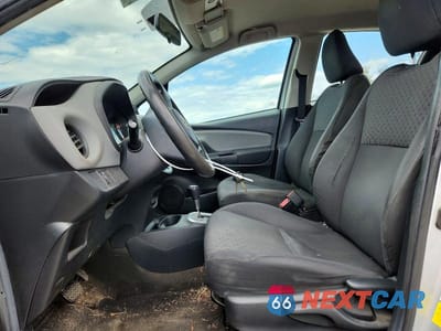 Zdjęcie 7 z 12 samochodu: 2015 TOYOTA YARIS 5-DOOR L VIN:VNKKTUD34FA027515 - miniatura