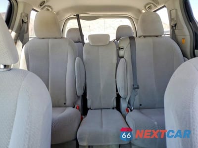 Zdjęcie 10 z 13 samochodu: 2013 TOYOTA SIENNA LE VIN:5TDKK3DC5DS312827 - miniatura