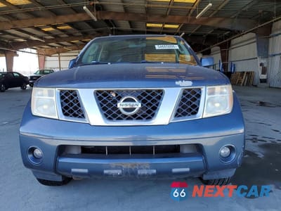 Piąte zdjęcie samochodu w środku: 2005 NISSAN PATHFINDER XE VIN:5N1AR18W85C772272 - miniatura