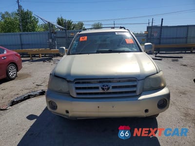 Piąte zdjęcie samochodu w środku: 2003 TOYOTA HIGHLANDER BASE VIN:JTEGD21A530059339 - miniatura