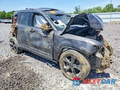 Czwarte zdjęcie samochodu z boku: 2024 JEEP GRAND CHEROKEE LAREDO VIN:1C4RJHAG6RC236873 - miniatura