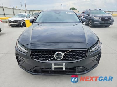 Piąte zdjęcie samochodu w środku: 2024 VOLVO S60 PLUS VIN:7JRL12FL9RG314596 - miniatura