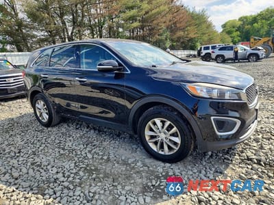 Czwarte zdjęcie samochodu z boku: 2018 KIA SORENTO L VIN:5XYPG4A38JG429361 - miniatura