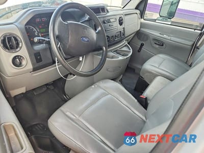 Zdjęcie 8 z 13 samochodu: 2013 FORD E450 BOX TRUCK VIN:1FDXE4FS0DDB16924 - miniatura