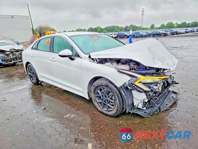 Czwarte zdjęcie samochodu z boku: 2026 KIA K5 LXS VIN:KNAG24J76T5458576 - miniatura
