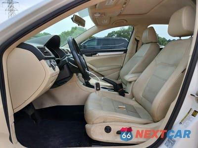 Zdjęcie 7 z 12 samochodu: 2019 VOLKSWAGEN PASSAT WOLFSBURG VIN:1VWLA7A32KC012029 - miniatura