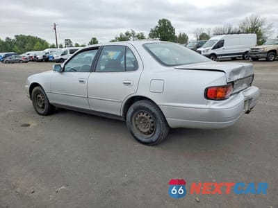 Drugie zdjęcie samochodu z przodu: 1993 TOYOTA CAMRY LE VIN:JT2SK12E9P0119153 - miniatura