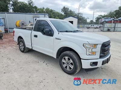 Czwarte zdjęcie samochodu z boku: 2016 FORD F150 VIN:1FTMF1C8XGFD13152 - miniatura