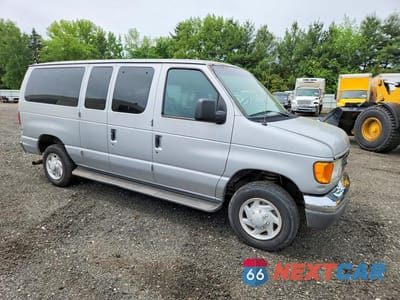 Czwarte zdjęcie samochodu z boku: 2005 FORD ECONOLINE E350 SUPER DUTY WAGON VIN:1FBNE31L65HA76000 - miniatura