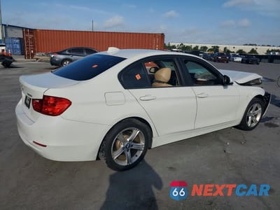 Trzecie zdjęcie samochodu z tyłu: 2015 BMW 328 XI SULEV VIN:WBA3B5C54FF961165 - miniatura
