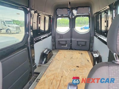Zdjęcie 10 z 13 samochodu: 2023 MERCEDES BENZ SPRINTER CARGO VIN:W1W4KBHY4PT129275 - miniatura