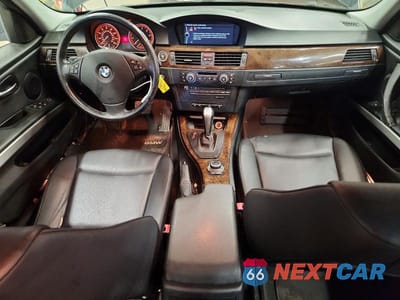 Zdjęcie 8 z 12 samochodu: 2009 BMW 328 XI VIN:WBAPK73589A452422 - miniatura