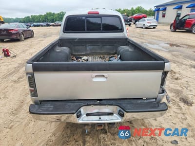 Zdjęcie 6 z 12 samochodu: 2002 TOYOTA TACOMA DOUBLE CAB PRERUNNER VIN:5TEGN92N32Z056837 - miniatura