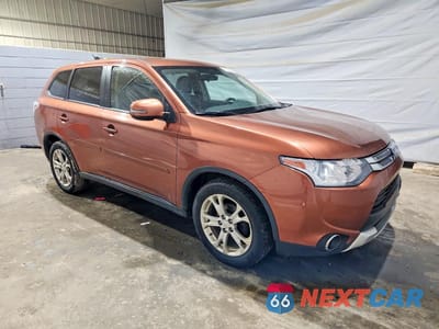 Czwarte zdjęcie samochodu z boku: 2015 MITSUBISHI OUTLANDER SE VIN:JA4AZ3A35FZ000112 - miniatura
